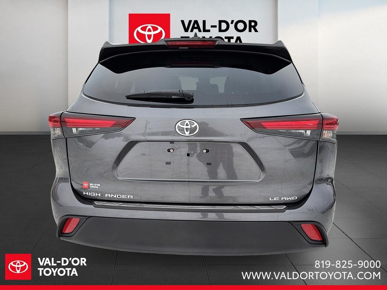 2024 Toyota Highlander AWD LE AWD Magnetic Grey Metallic Val-d'Or - photo #2