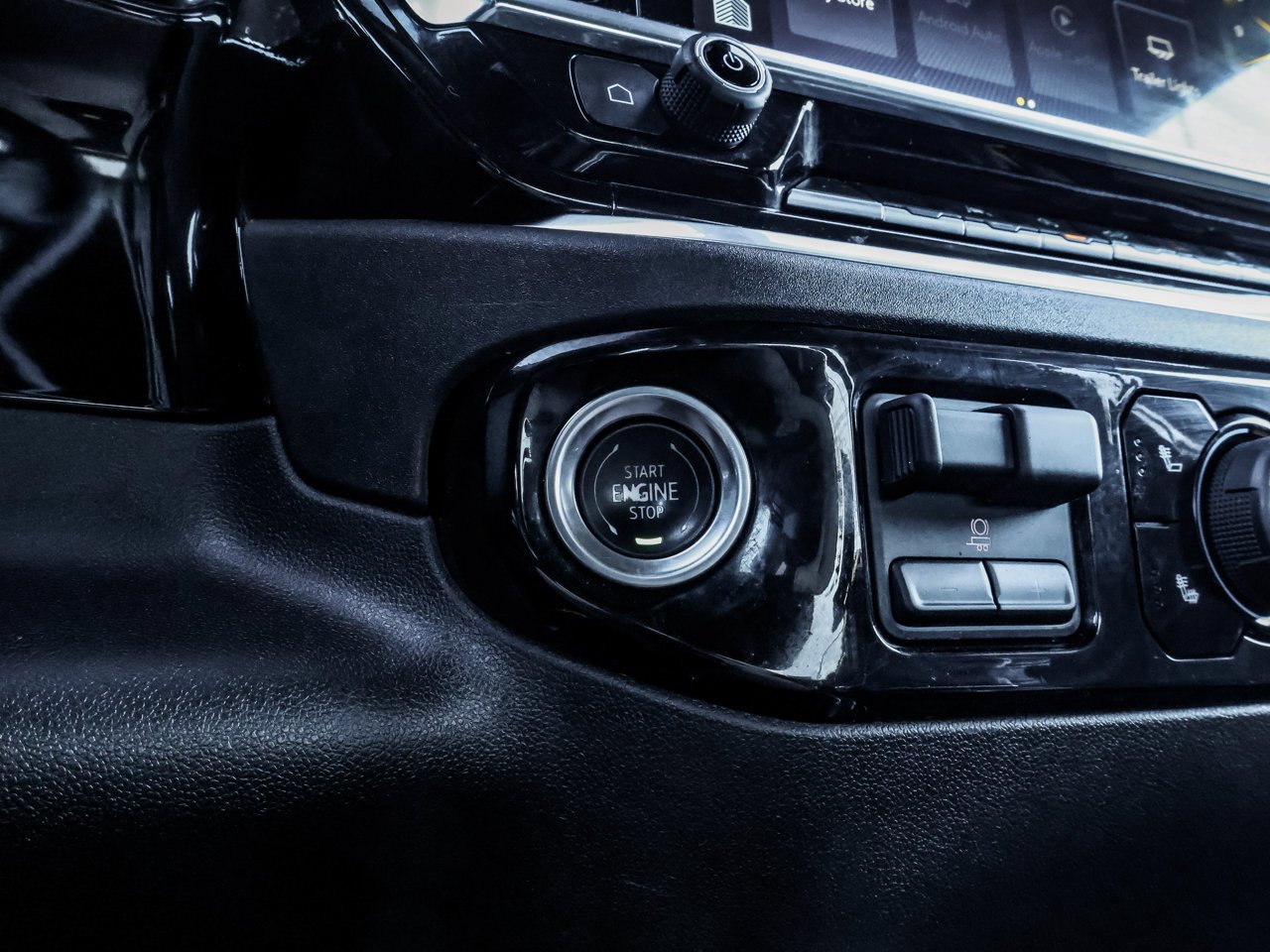 2025 Chevrolet Silverado 1500 4WD Crew Cab 147 RST Black Sherwood Park - photo #23