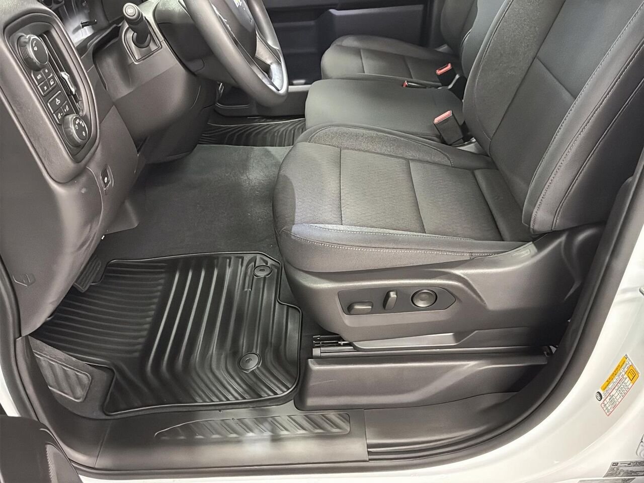 CHEVROLET Silverado 1500 PERSONNALISÉE 2026 BLANC SOMMET Saint-Hyacinthe - photo #7