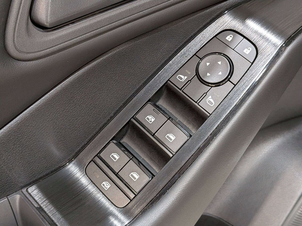 2024 Nissan Rogue AWD S White Val-David - photo #33