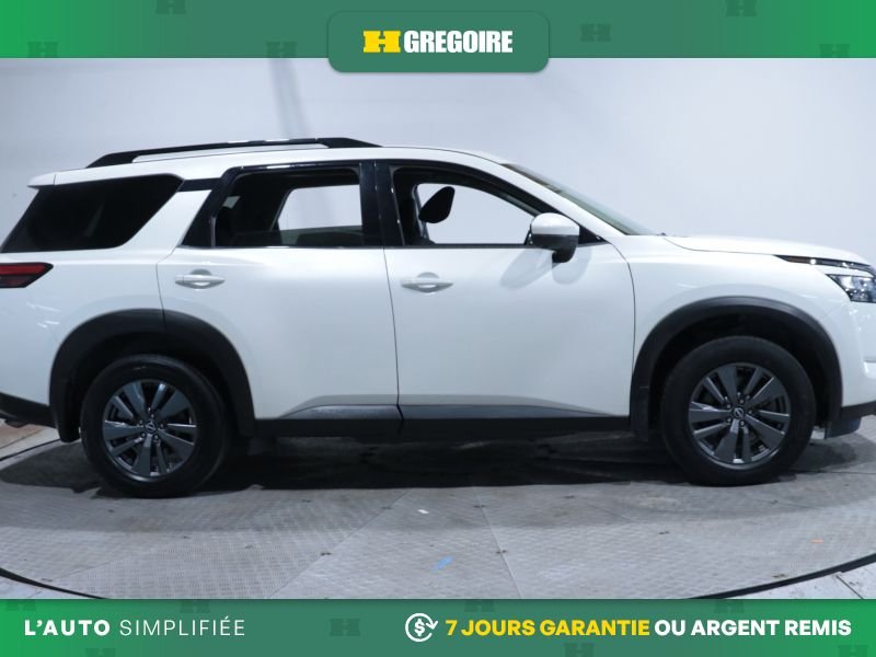2022 Nissan Pathfinder White Laval - photo #8