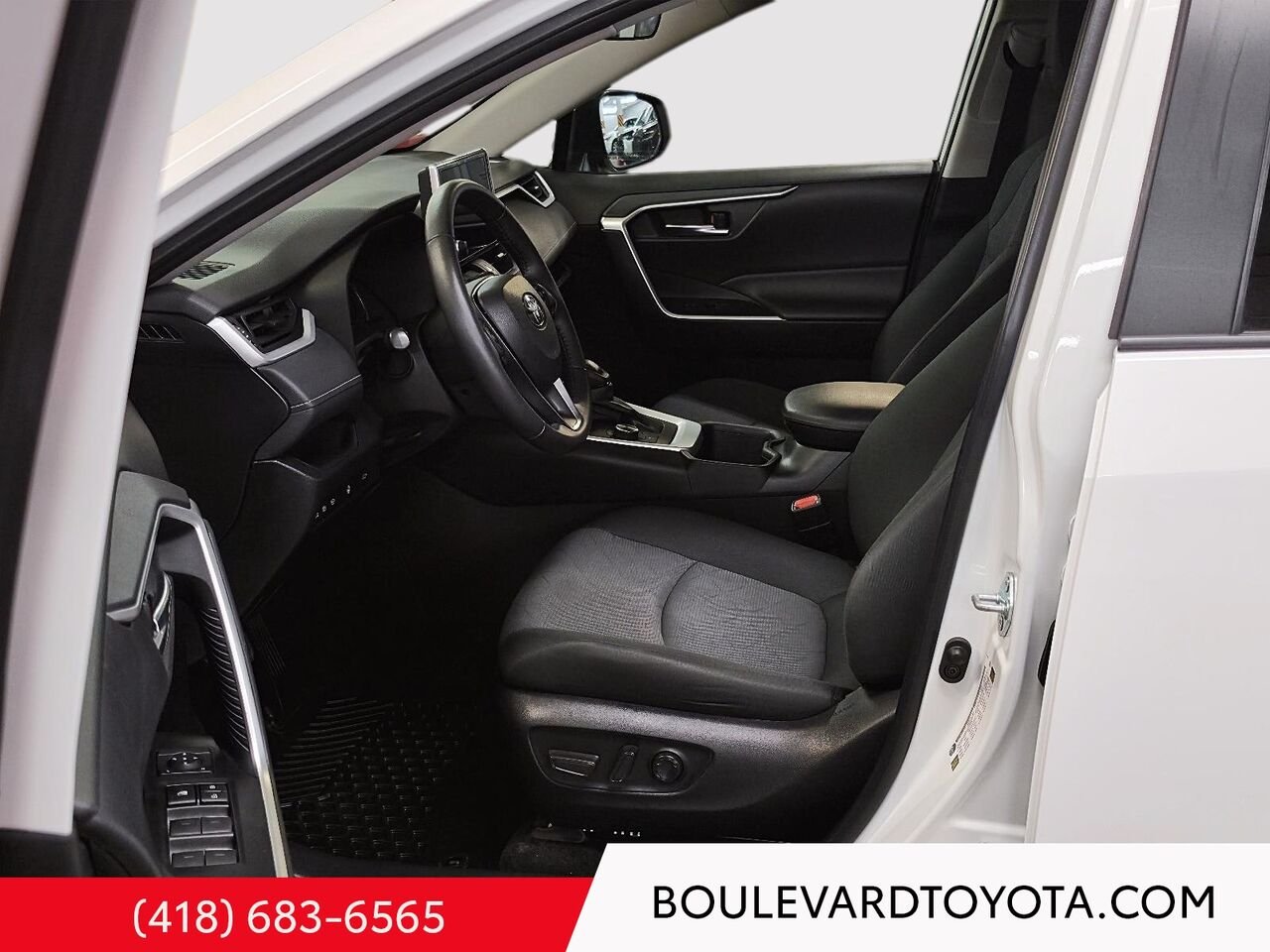 Toyota RAV4 Hybride 100281A-85 | XLE, AWD 2024 Blanc Québec - photo #8