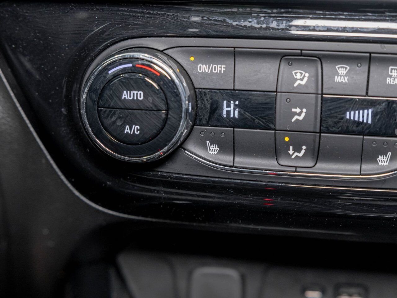Chevrolet Trax LT *SIÈGES / VOLANT CHAUFF* CARPLAY REG ADAPT WIFI 2025 Rouge Saint-Jérôme - photo #11