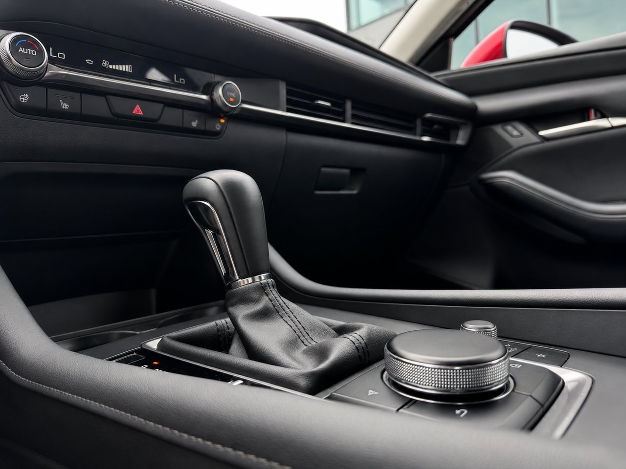 2024 Mazda Mazda3 Red Châteauguay - photo #8