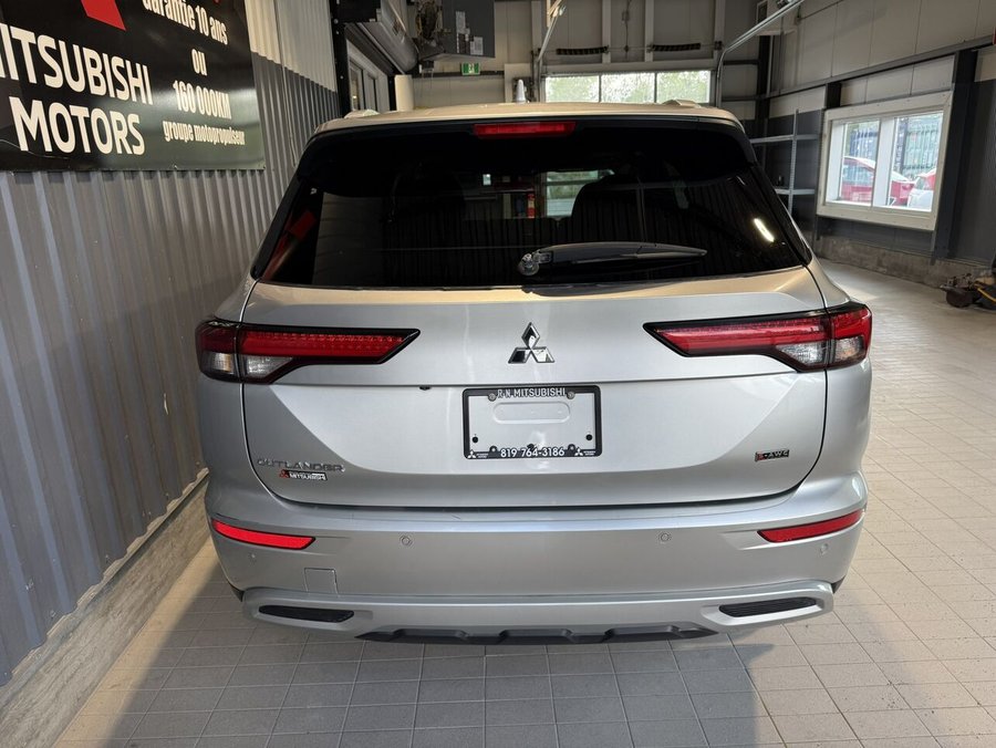 Mitsubishi Outlander SE S-AWC 2024 Gris