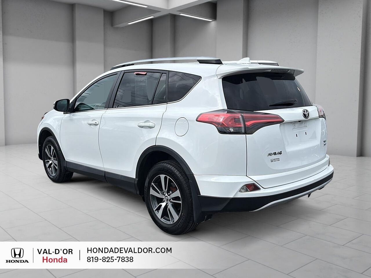 2016 Toyota RAV4 AWD 4 portes XLE White Val-d'Or - photo #3
