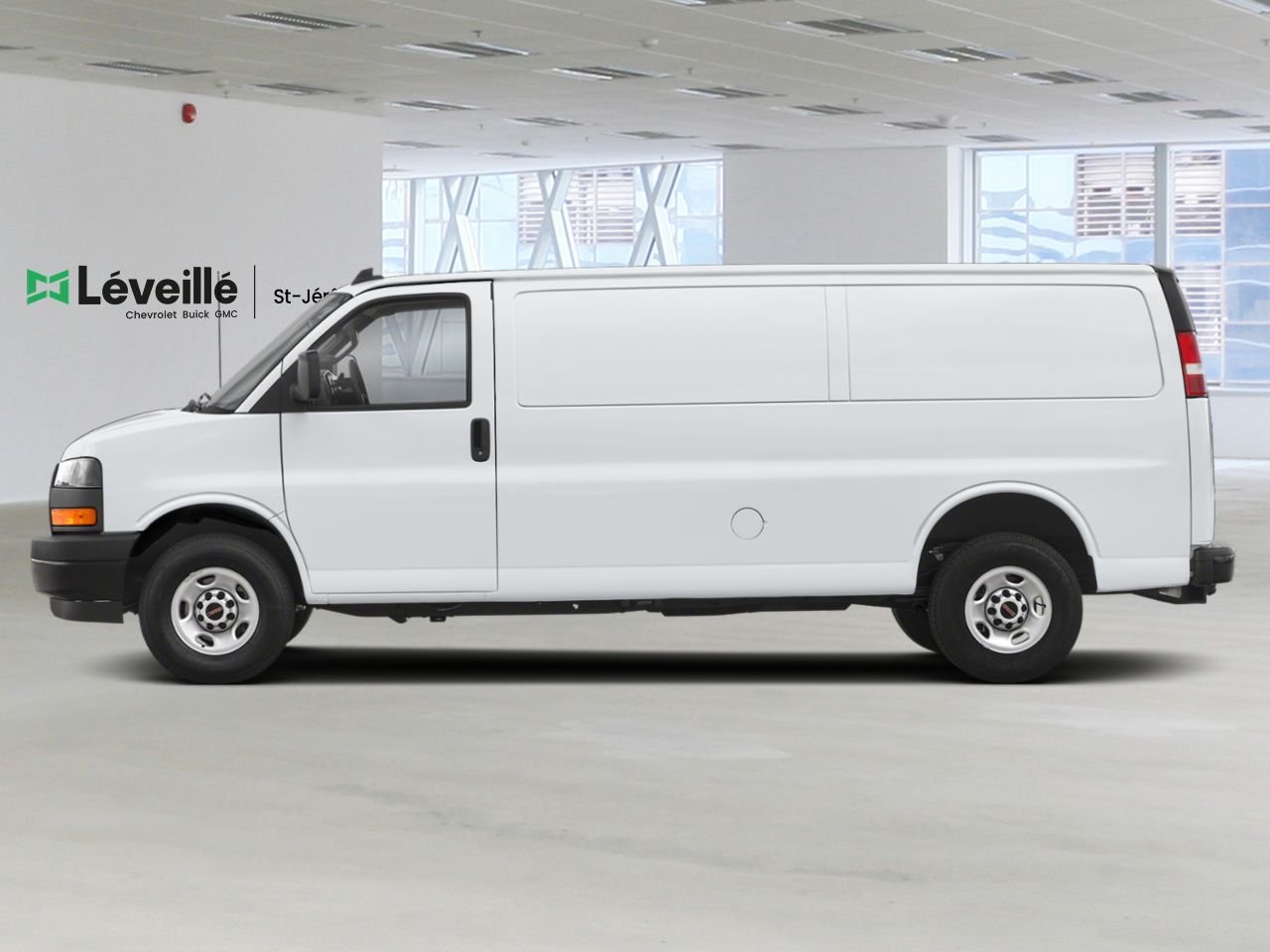 GMC Fourgonnette Savana utilitaire BASE 2026 Blanc sommet Saint-Jérôme - photo #1
