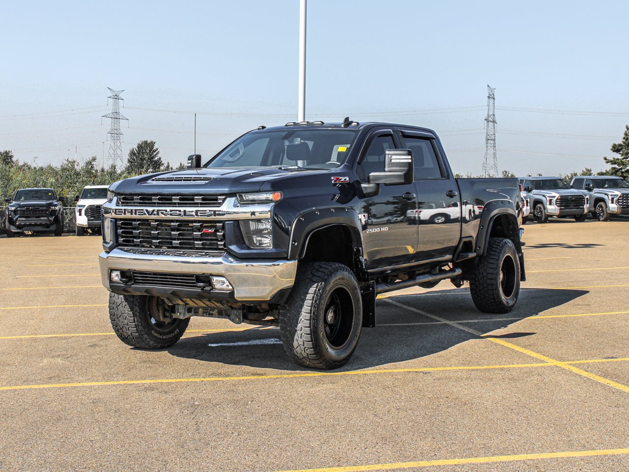 2022 Chevrolet Silverado 2500HD 4WD Crew Cab 159 LT Blue Sherwood Park - photo #3