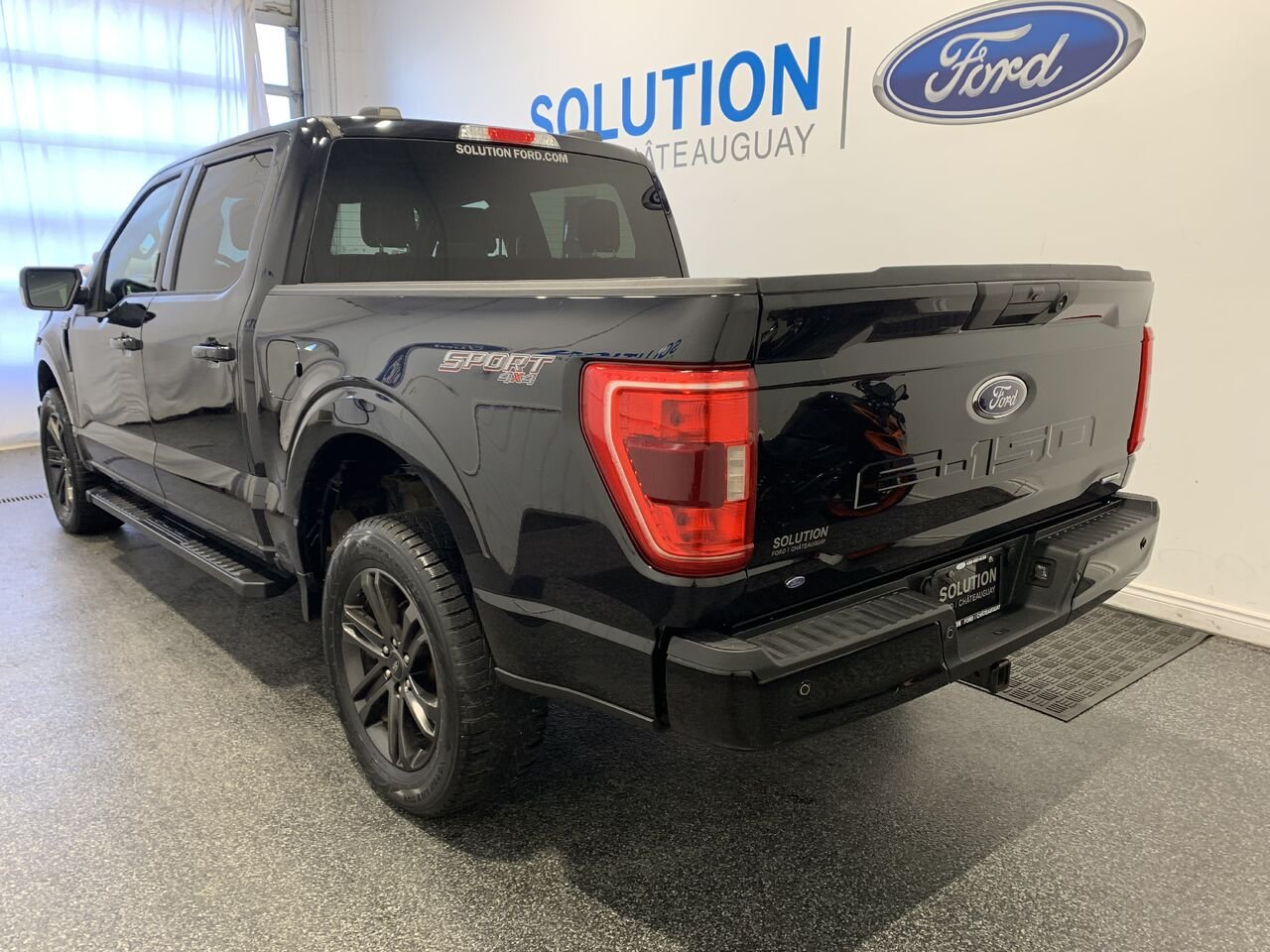2022 Ford F-150 XLT cabine SuperCrew 4RM caisse de 5,5 pi Black Châteauguay - photo #10