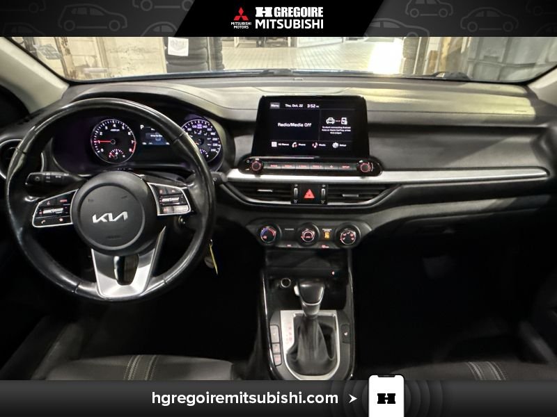 2022 Kia Forte Blue Blainville - photo #24