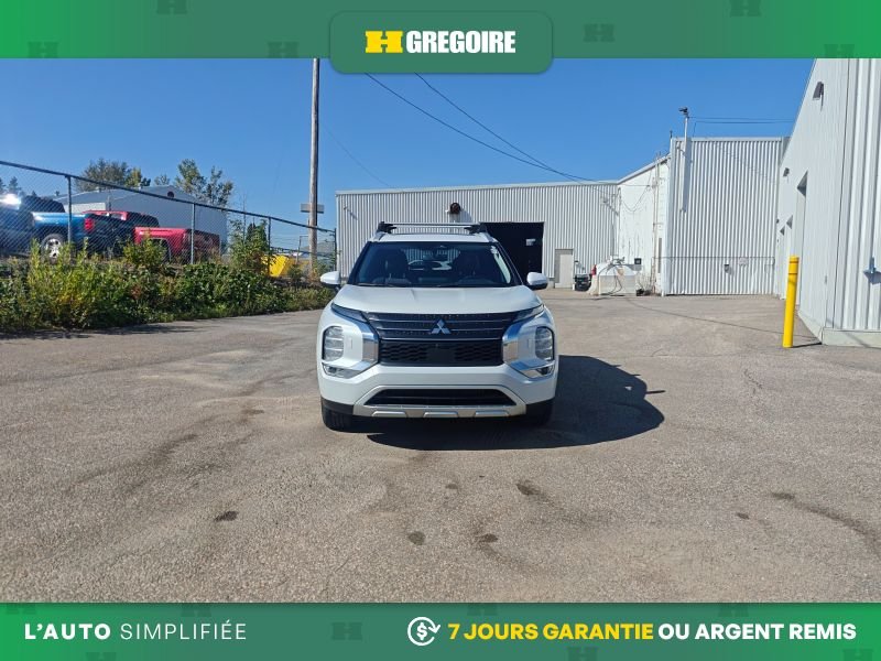 2024 Mitsubishi Outlander White Saint-Eustache - photo #1