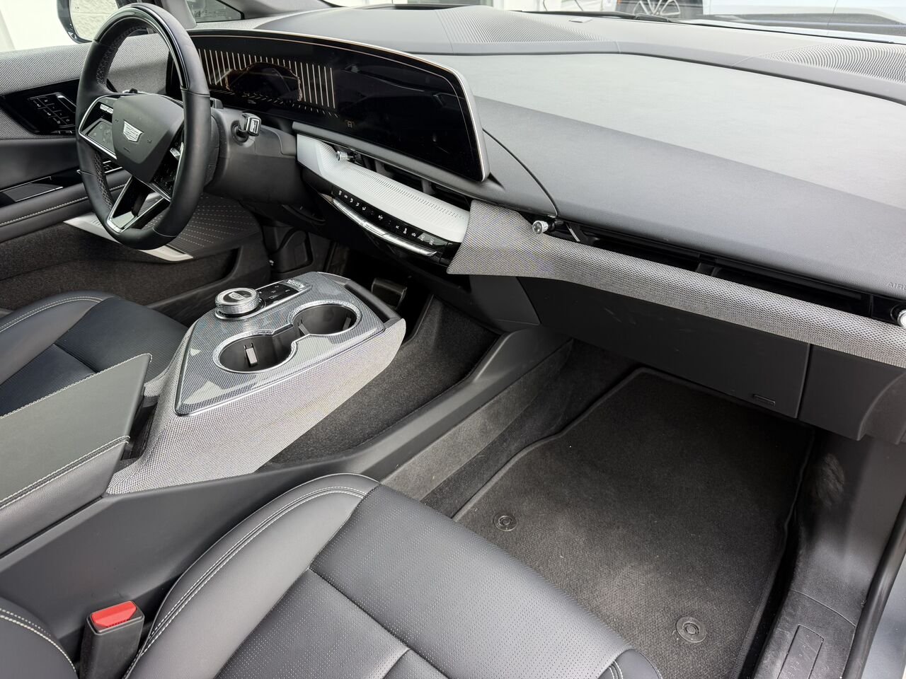 2025 Cadillac OPTIQ Sport AWD FINANCEMENT À PARTIR 3.99% Silver Laval - photo #7