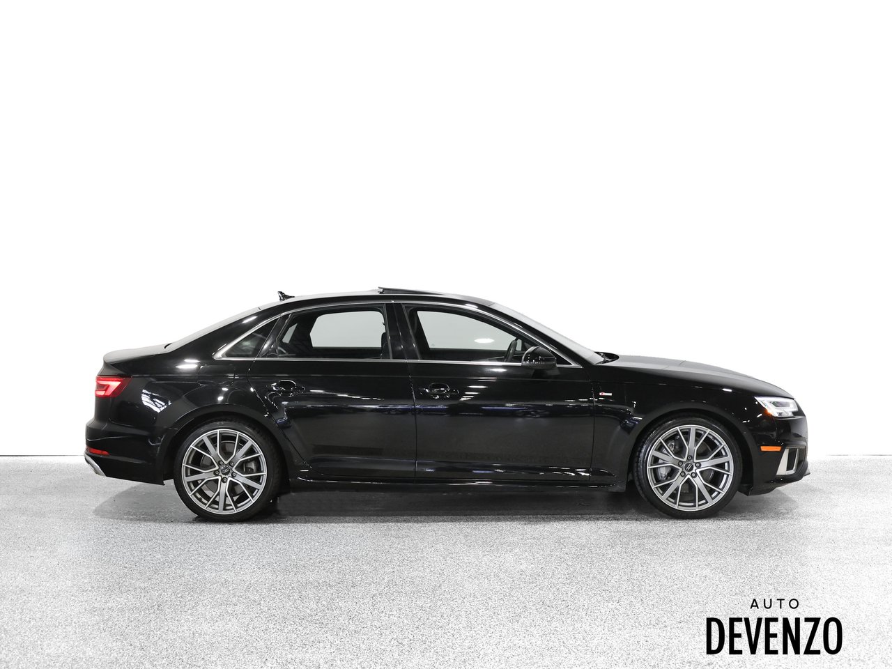 2019 Audi berline A4 Black Saint-Eustache - photo #2