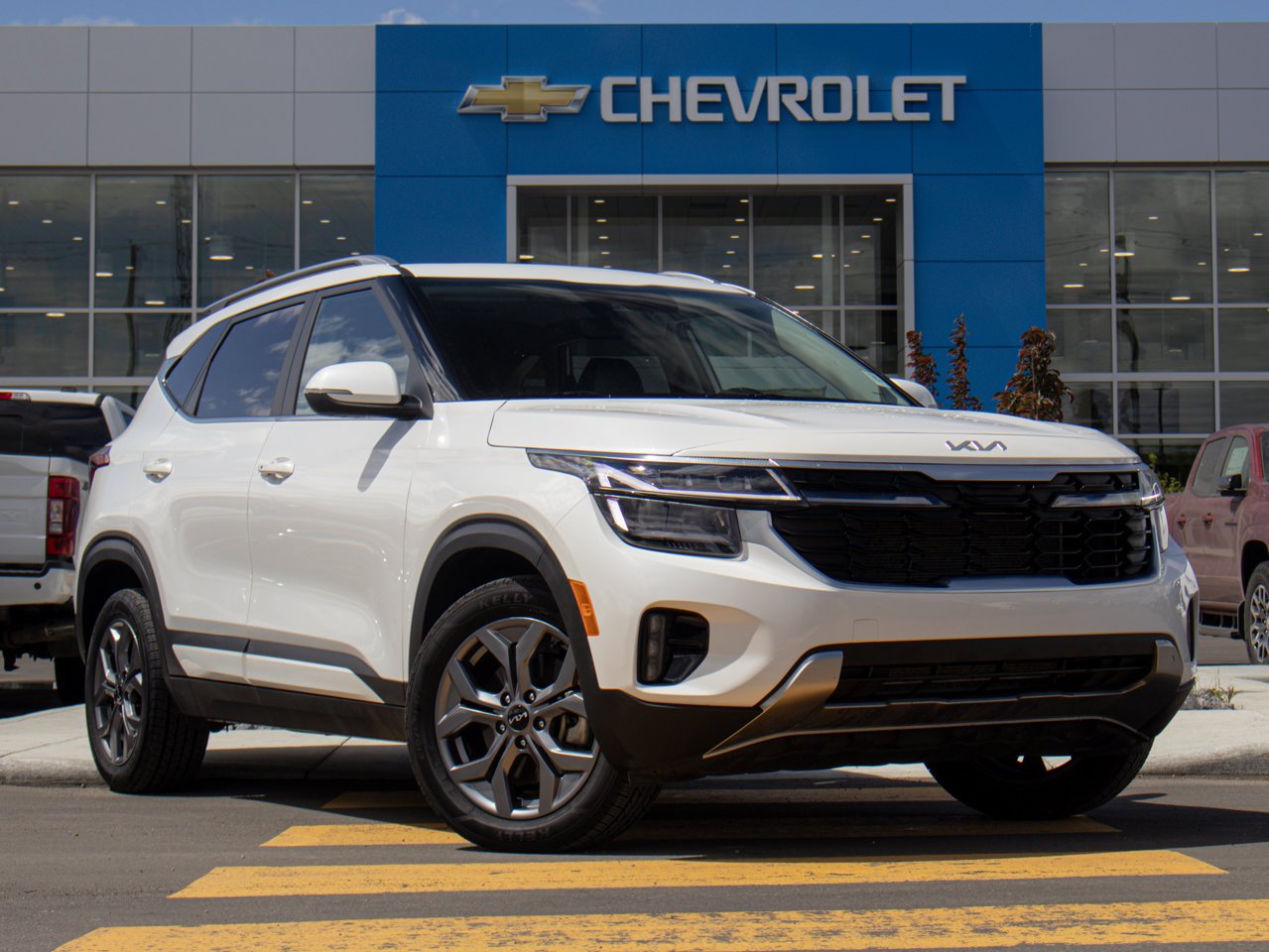 2025 Kia Seltos EX AWD White Sherwood Park - photo #12