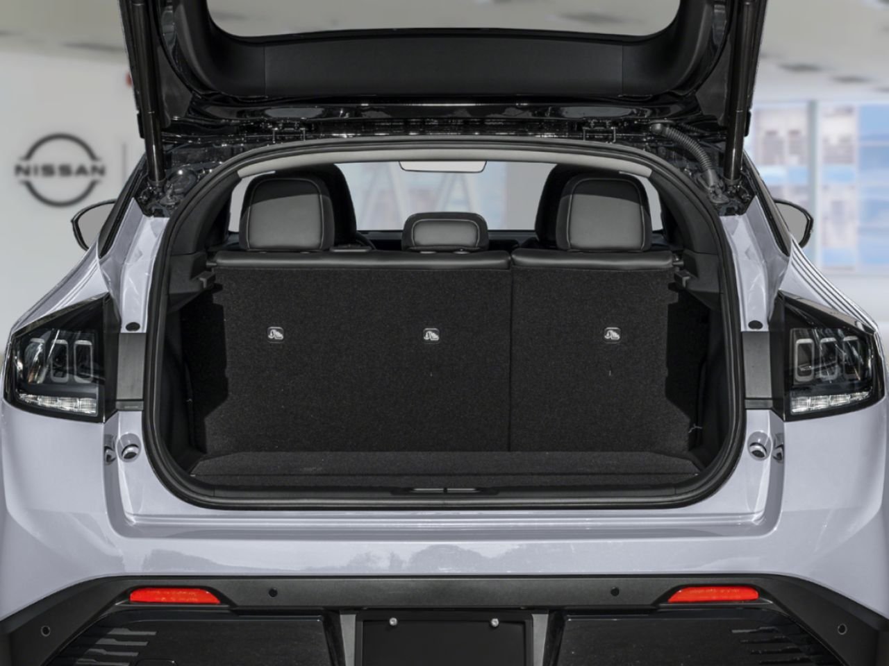 2026 Nissan LEAF Boulder Gray Pearl/Black Laval - photo #10
