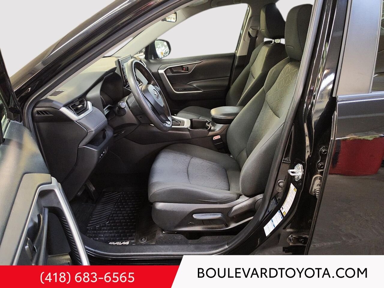 Toyota RAV4 100286A-6 | LE, AWD 2022 Noir Québec - photo #8