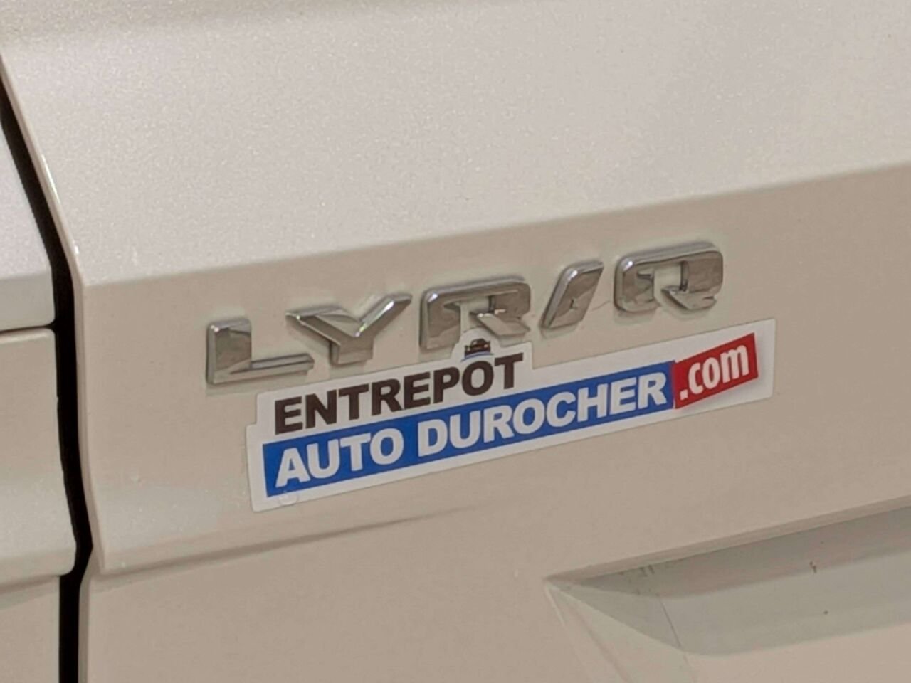2024 Cadillac LYRIQ 4dr Sport w/1SJ White Mirabel - photo #36