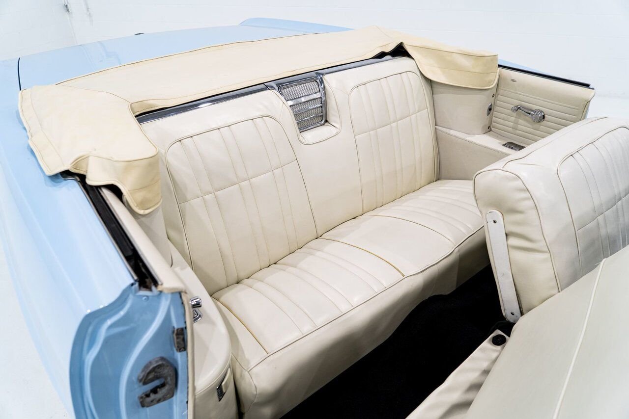 Pontiac Bonneville **PRICE IN USD** 1964 Bleu Montréal - photo #7