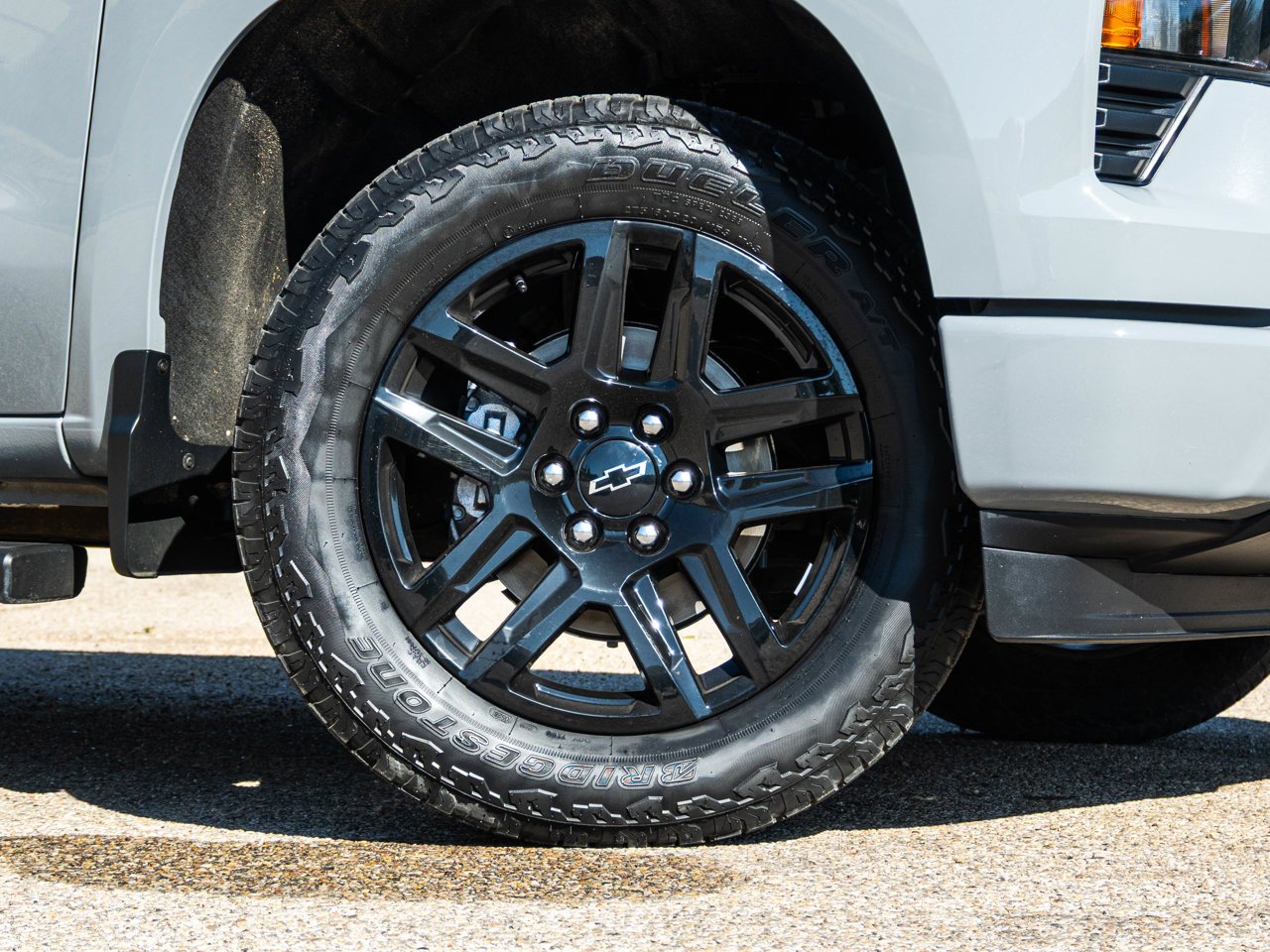 2024 Chevrolet Silverado 1500 4WD Crew Cab 147 Custom Grey Sherwood Park - photo #4