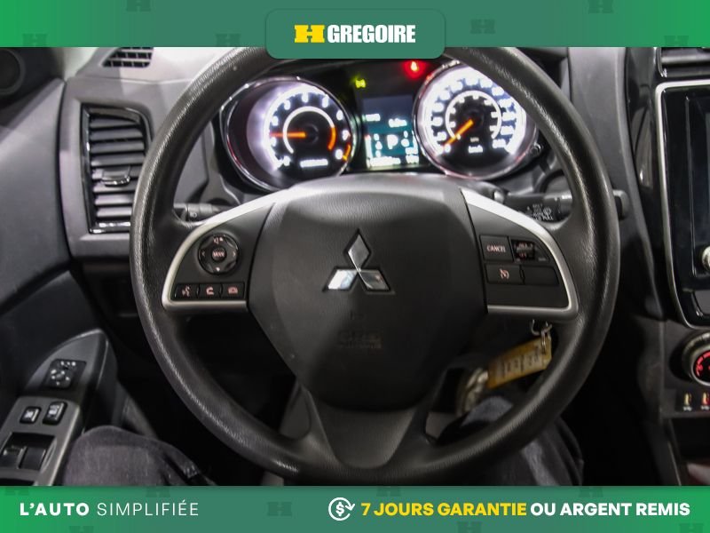 2024 Mitsubishi RVR Black Saint-Eustache - photo #17