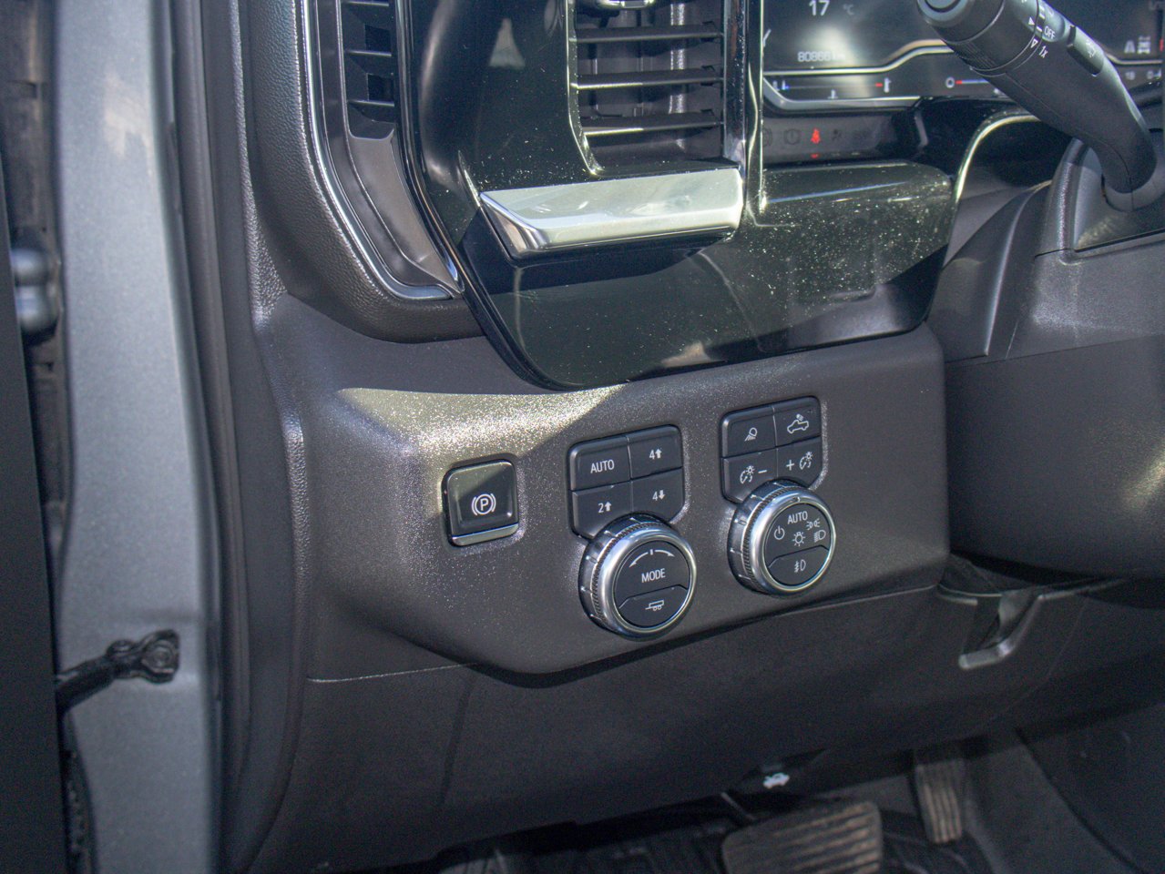 2024 GMC Sierra 1500 4WD Crew Cab 147 Elevation Grey Sherwood Park - photo #23