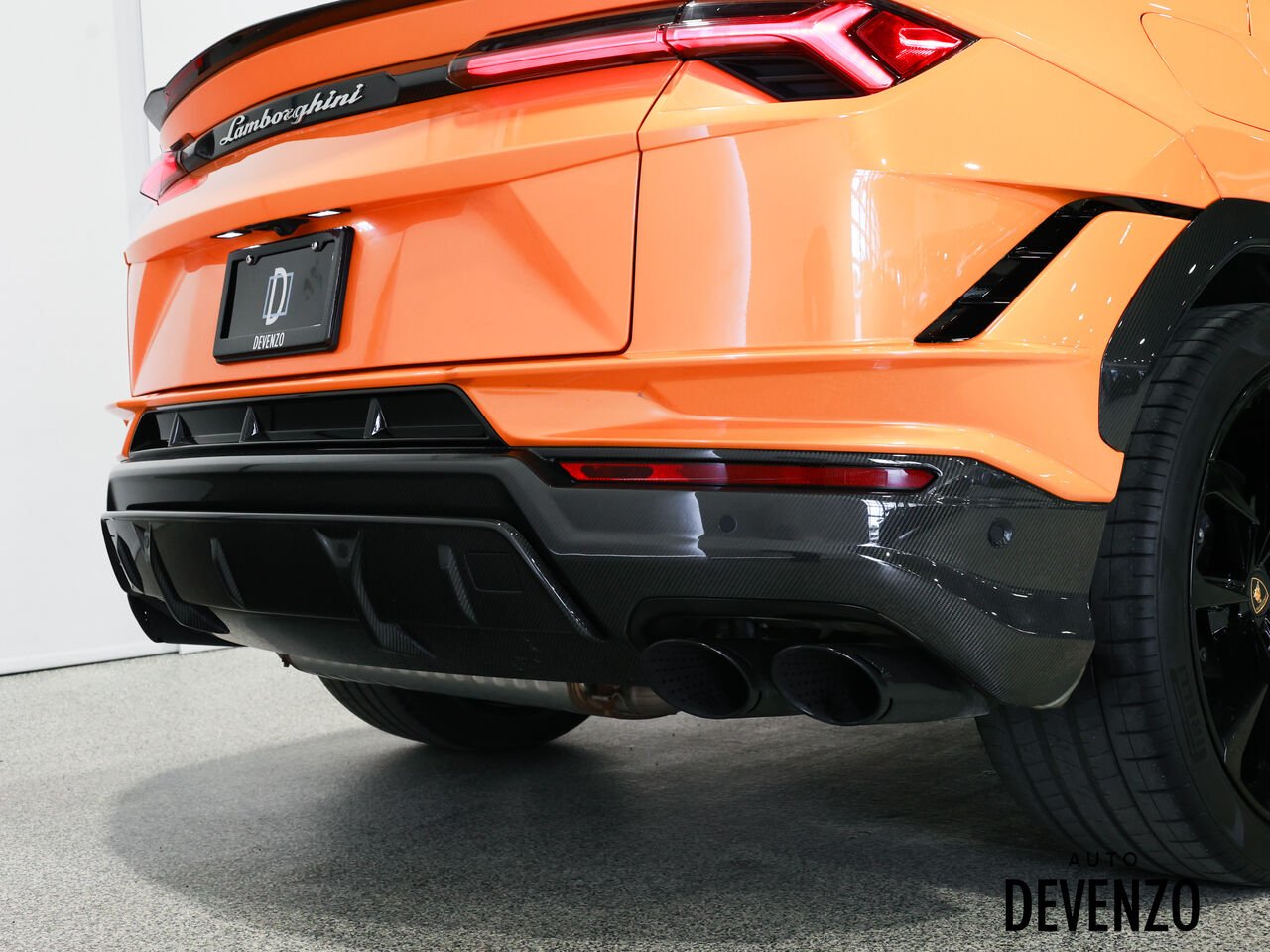 2023 Lamborghini Urus Orange Saint-Eustache - photo #5