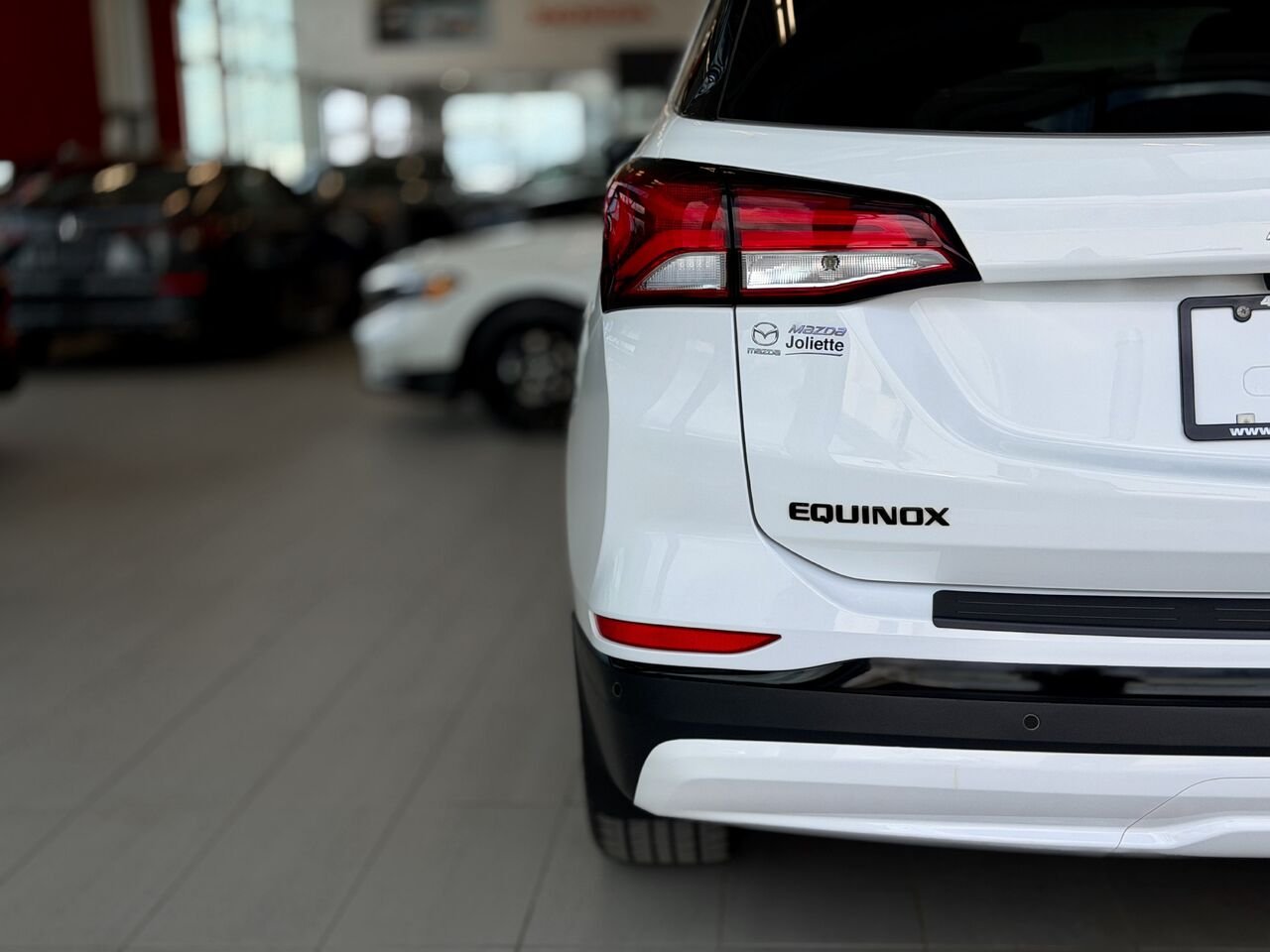 2024 Chevrolet Equinox White Notre-Dame-des-Prairies - photo #10