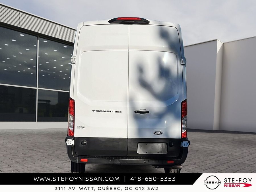 Ford Transit TOIT HAUT T-250 PA toit surélevé 148 po PNBV de 9 070 lb 2026 Blanc