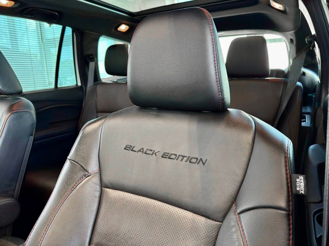 2022 Honda Pilot White Notre-Dame-des-Prairies - photo #19