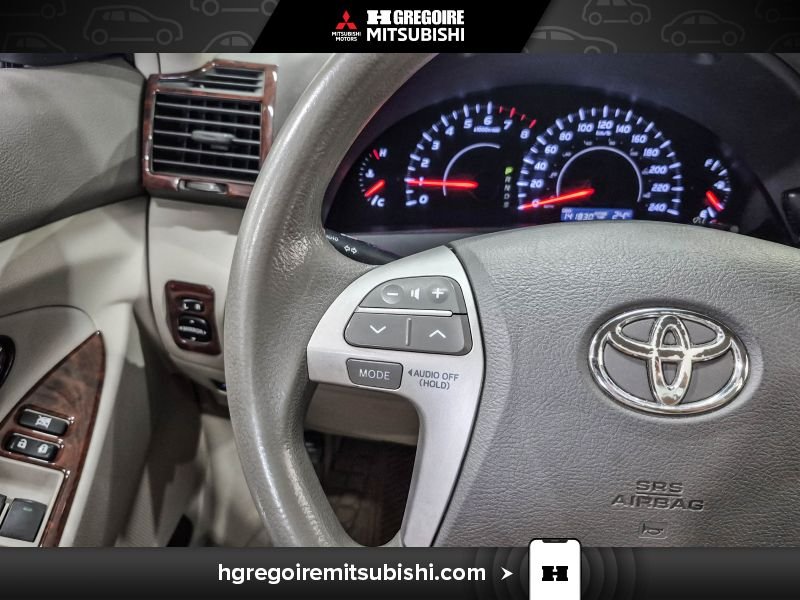 2010 Toyota Camry Green Blainville - photo #16