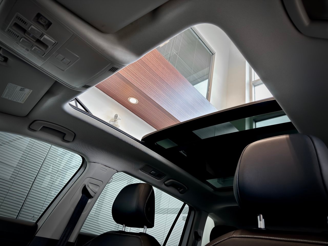 2021 Volkswagen Tiguan White Notre-Dame-des-Prairies - photo #15