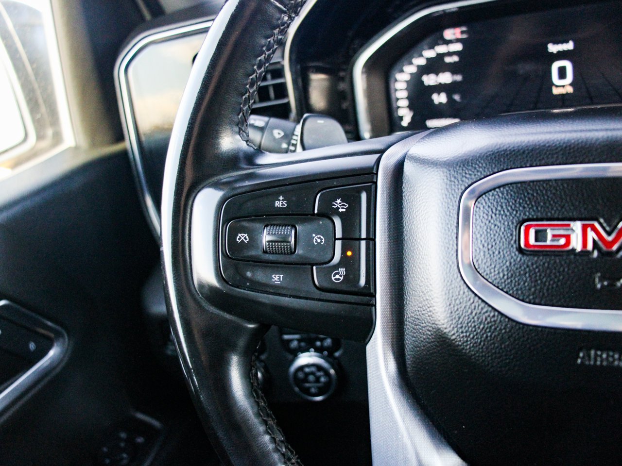 2024 GMC Sierra 1500 4WD Crew Cab 147 Elevation Grey Sherwood Park - photo #19