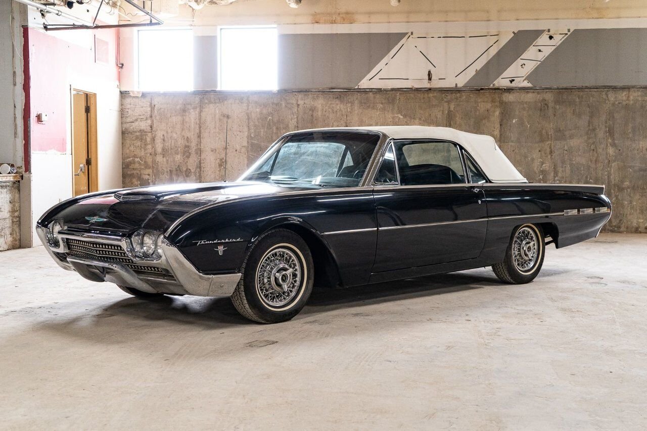 Ford Thunderbird **PRICE IN USD** Roadster project car Extremely rare 1962 Noir Montréal - photo #0