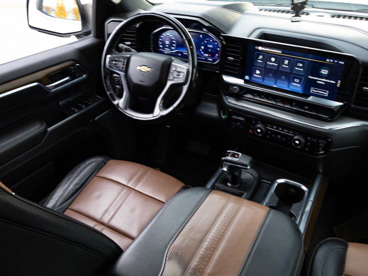 2024 Chevrolet Silverado 1500 4WD Crew Cab 147 High Country White Sherwood Park - photo #30