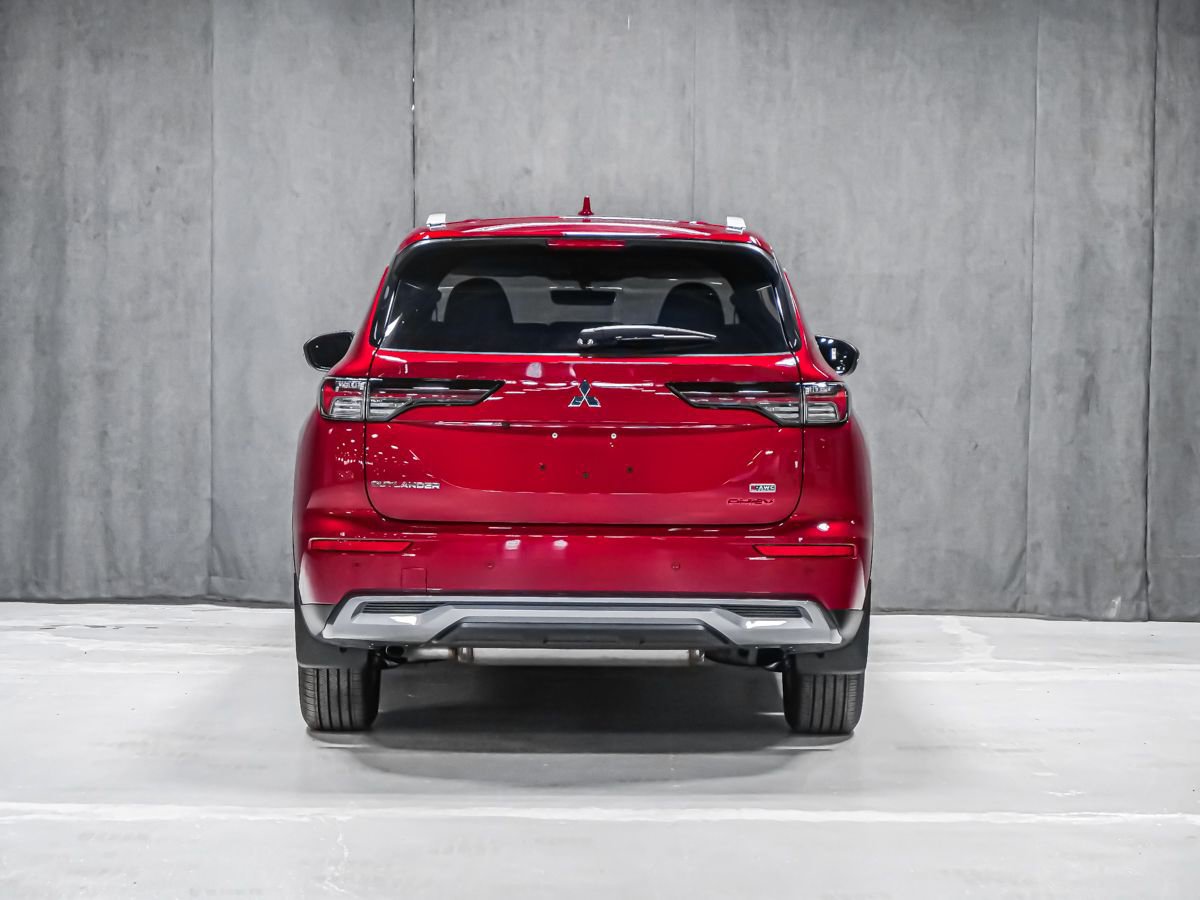 Mitsubishi Outlander PHEV ES 2026 Fini taillé diamant Rouge de qualité supérieure Montréal - photo #4