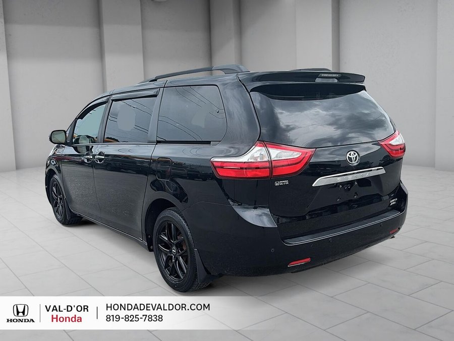 Toyota Sienna XLE 7 places 5 portes AWD 2017 2017 Noir