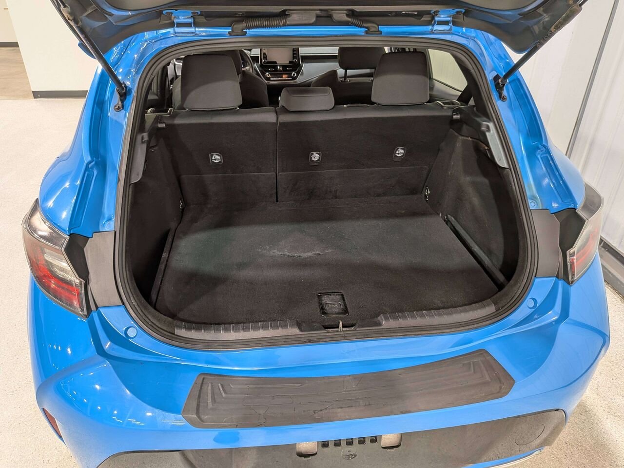 2019 Toyota Corolla Hatchback Manual Blue Val-David - photo #8
