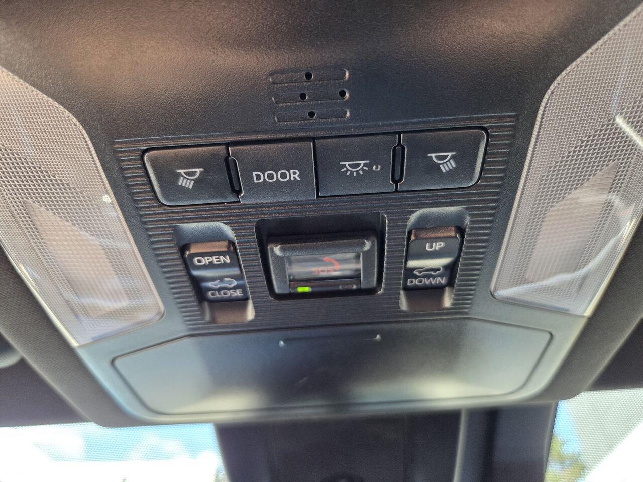 2024 Toyota RAV4 PRIME Black Mont-Laurier - photo #22