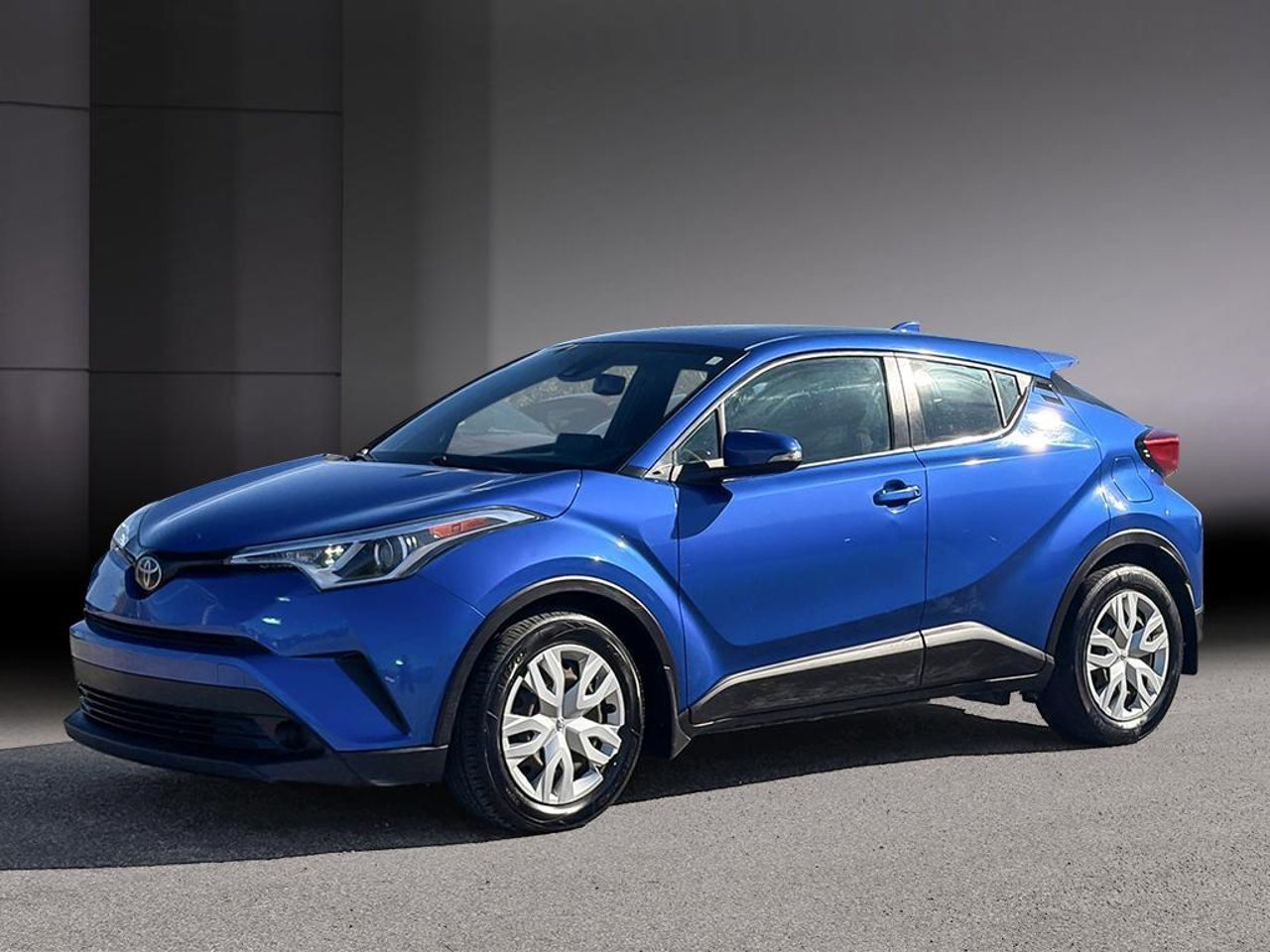 Toyota C-HR NMTKHMBX4KR065550 2019 Bleu Mirabel - photo #0