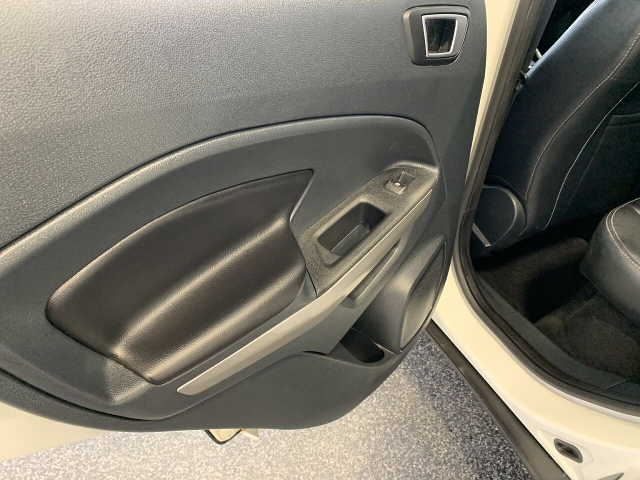 2018 Ford EcoSport TITANIUM White Châteauguay - photo #19