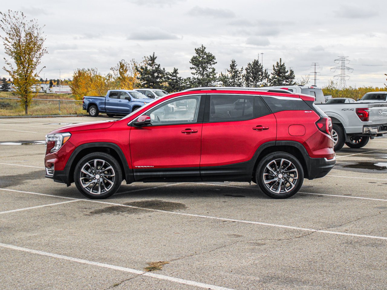 2023 GMC Terrain AWD 4dr SLT Red Sherwood Park - photo #4