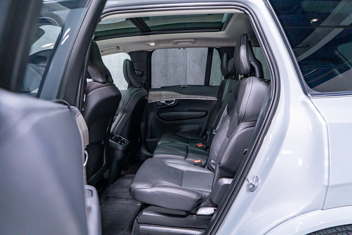 2024 Volvo XC90 B6 ULTIMATE BRIGHT THEME Grey Montreal - photo #15