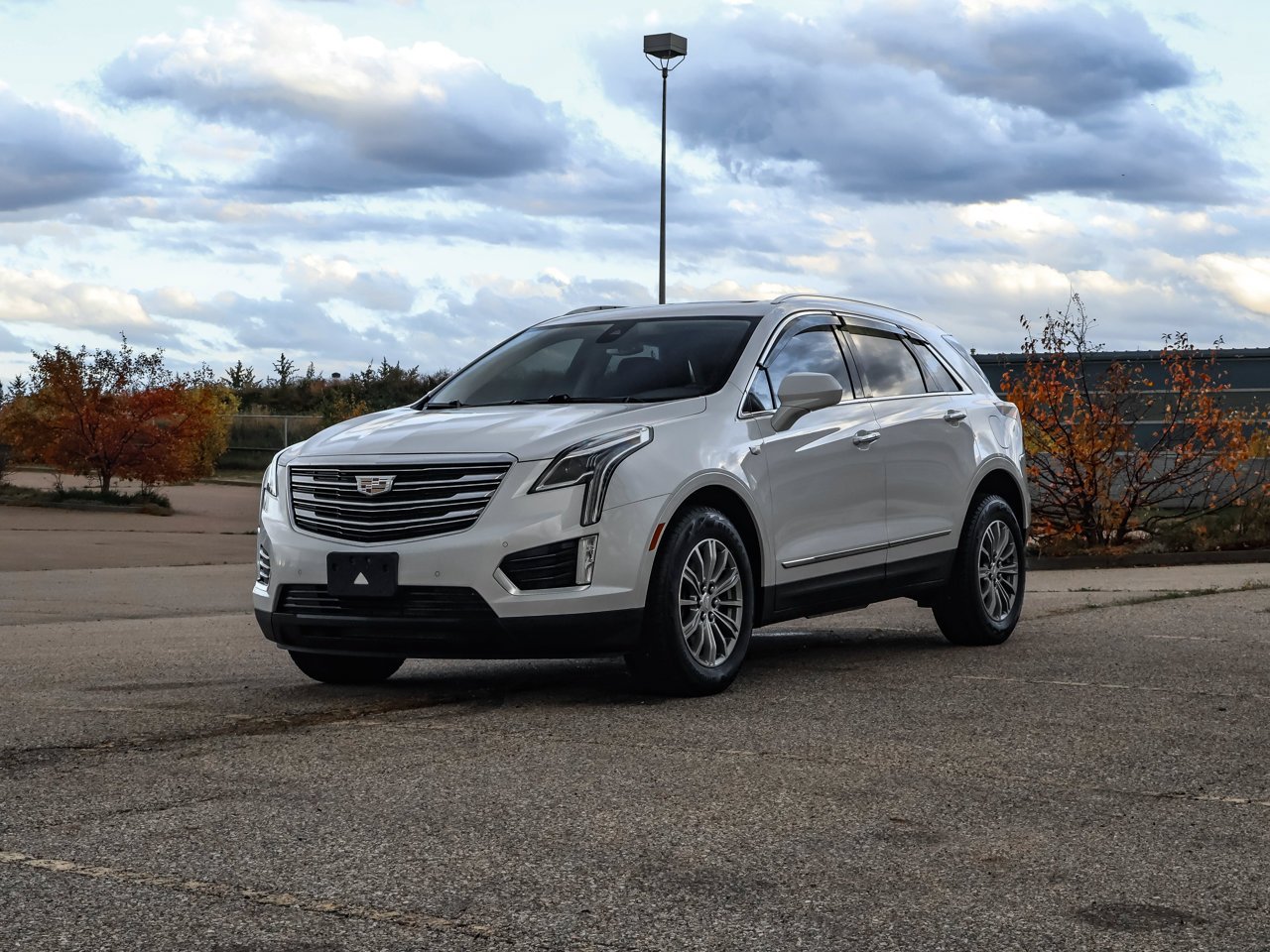 2017 Cadillac XT5 AWD 4dr Luxury White Sherwood Park - photo #3