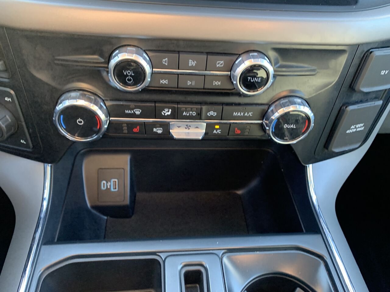 2024 Ford F-150 Black Saint-Eustache - photo #35