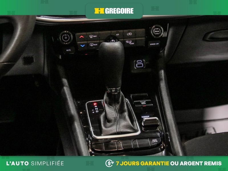 2023 Jeep Compass White Blainville - photo #23