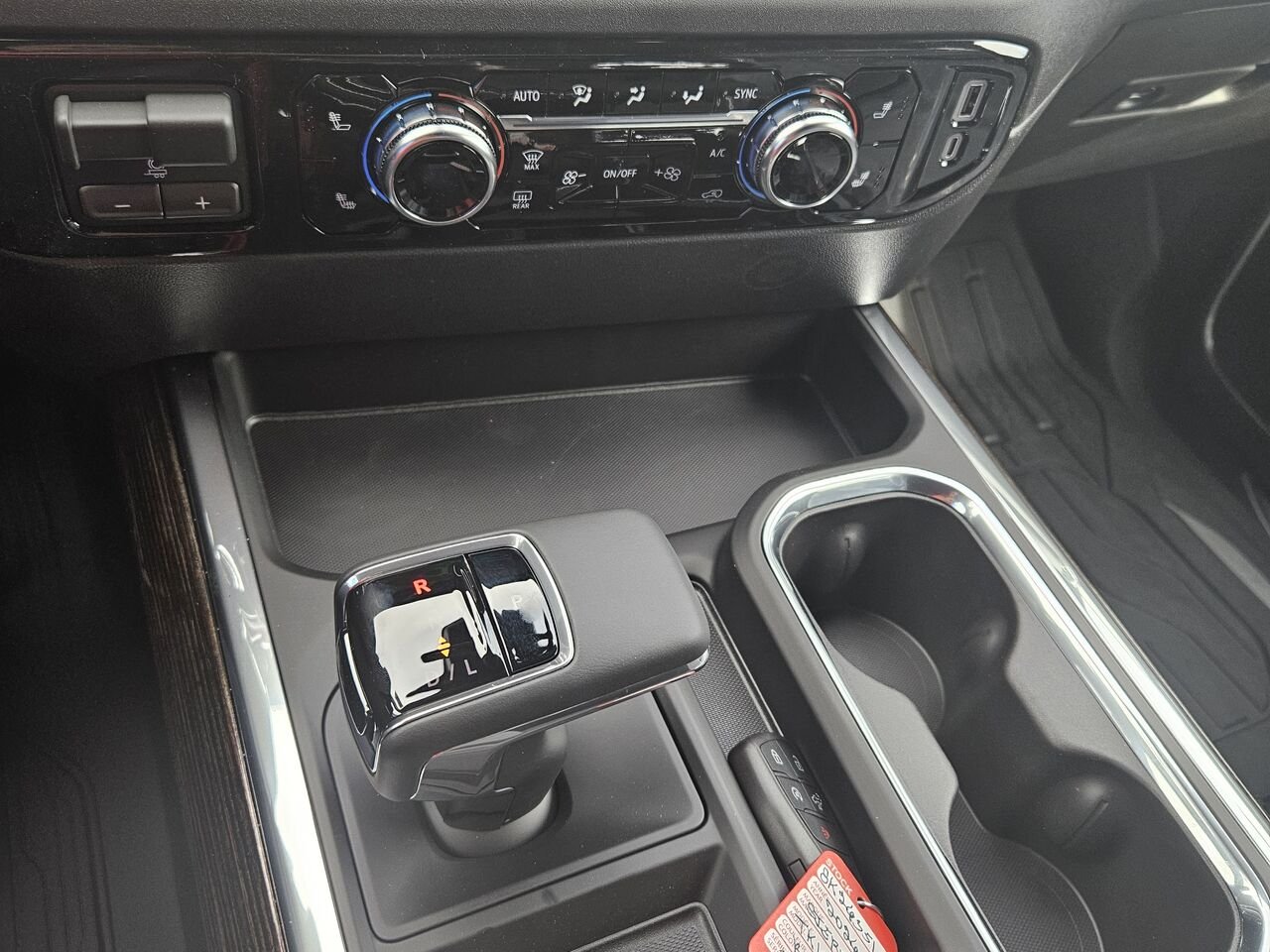 GMC Sierra 1500 Elevation cabine multiplace 4RM 157 po 2026 Blanc sommet Thetford Mines - photo #13