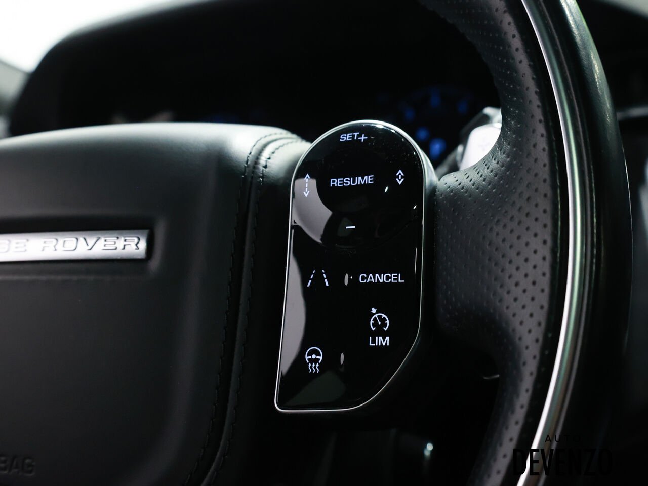2018 Land Rover Range Rover Velar Black Saint-Eustache - photo #16