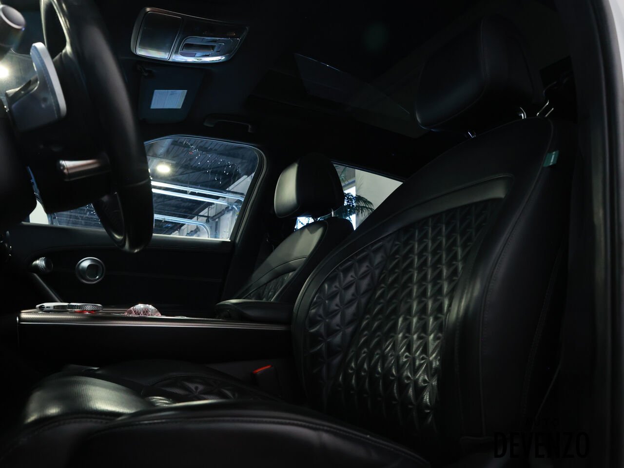 2023 Genesis GV60 White Saint-Eustache - photo #11