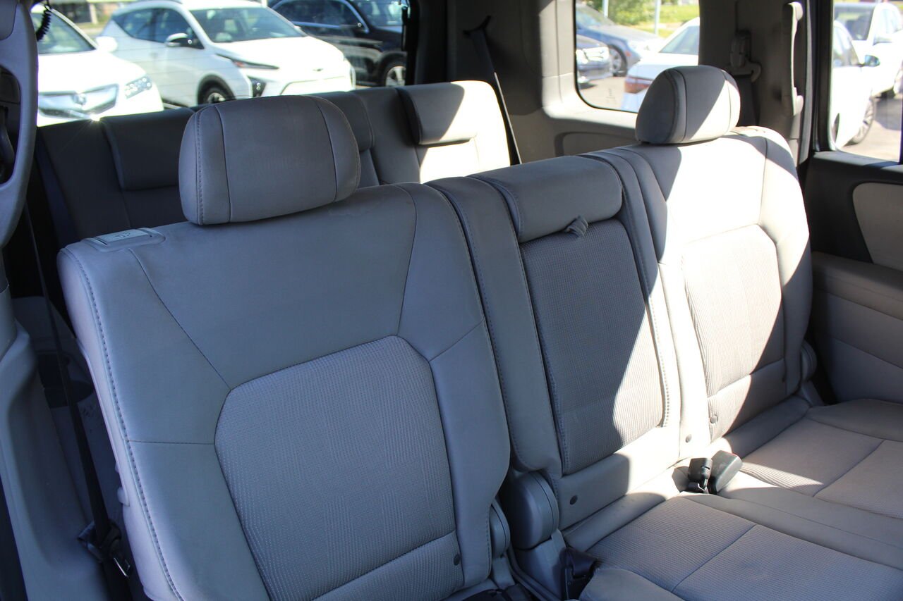 2011 Honda Pilot VIN: 5FNYF4H48BB505062 Grey Sainte-Rose - photo #8