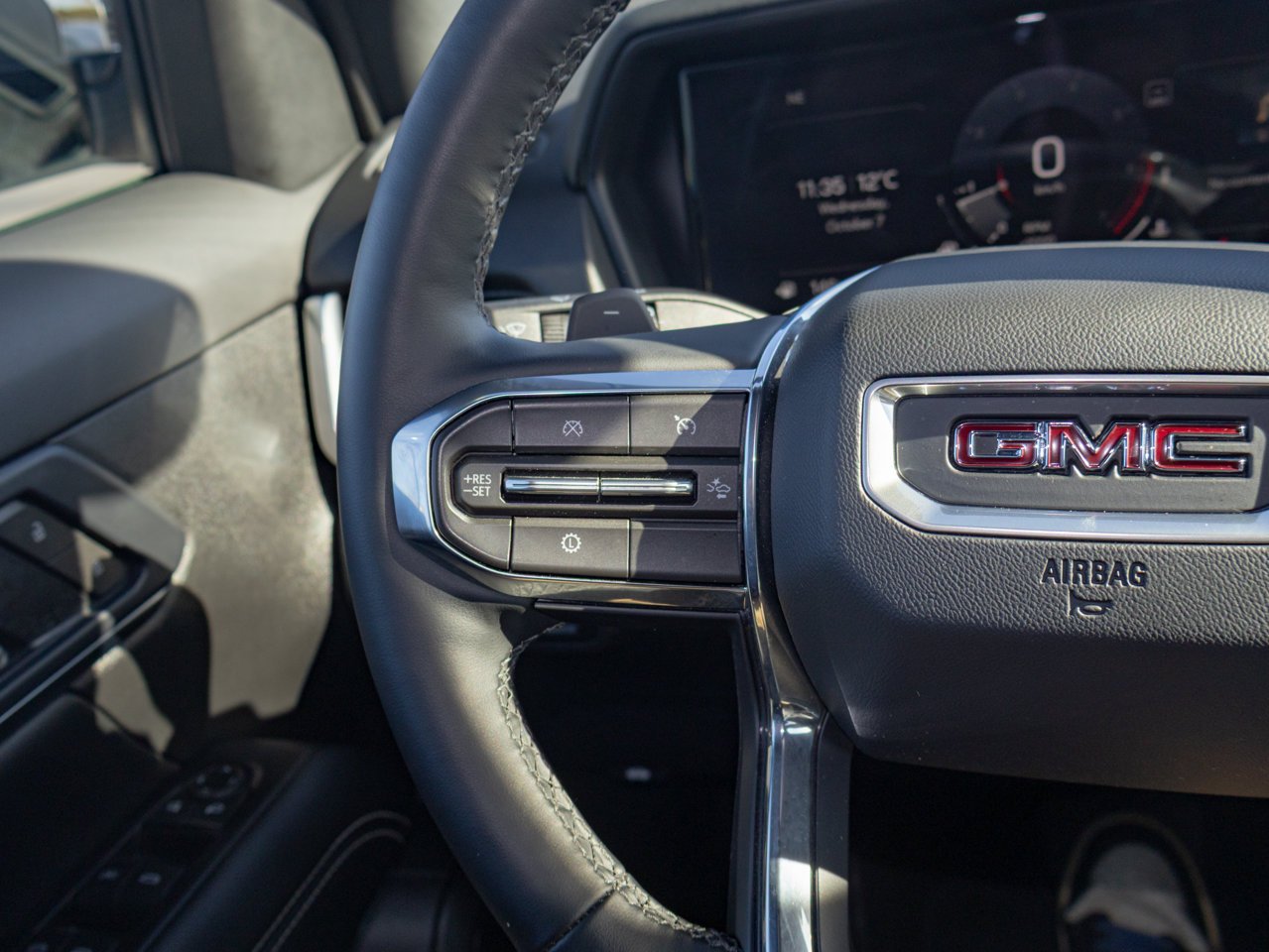 2026 GMC Terrain AWD 4dr Elevation White Sherwood Park - photo #19